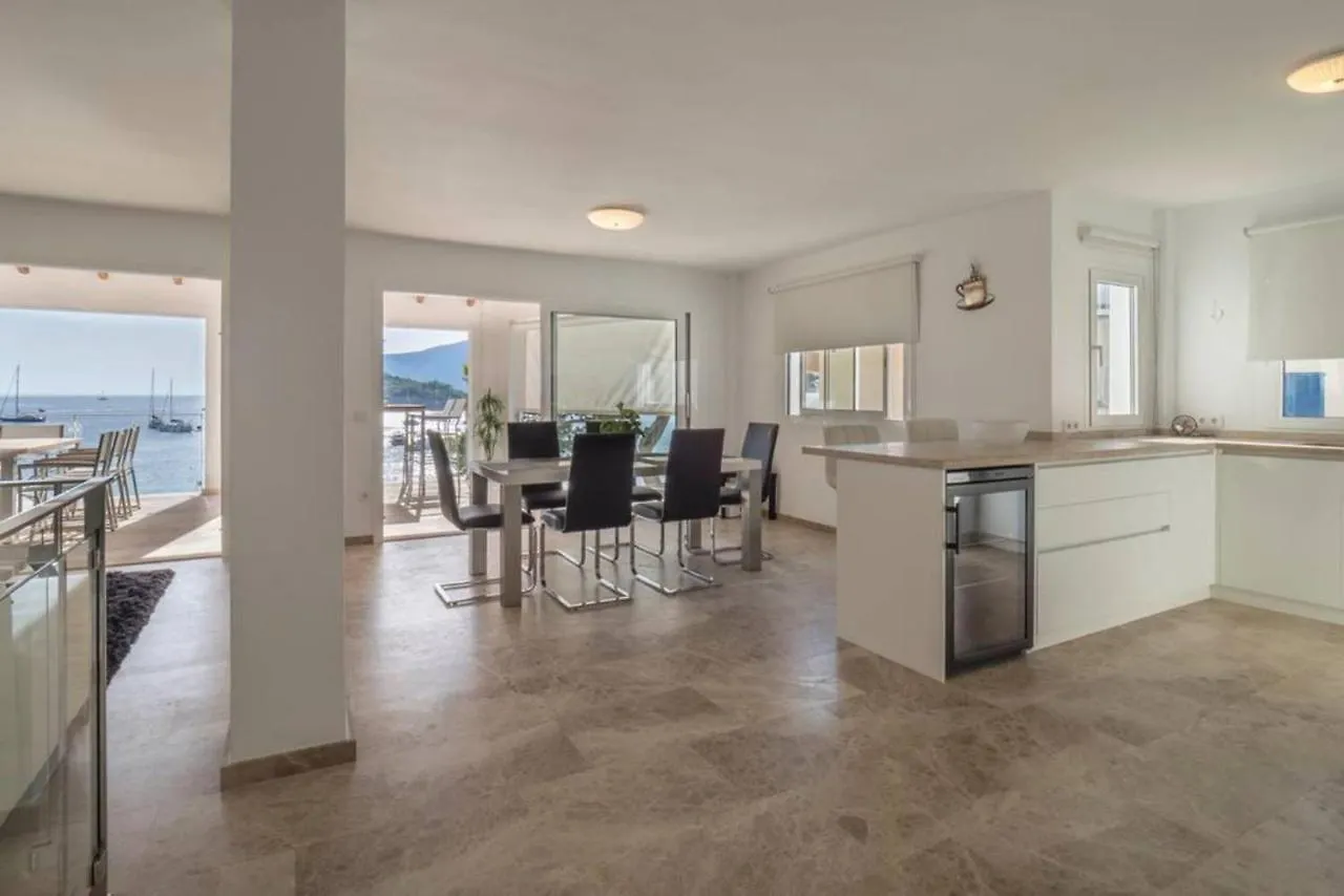 Villa Arlequin - Casa Arlequin - Luxury Beachfront Villa Andratx Spain